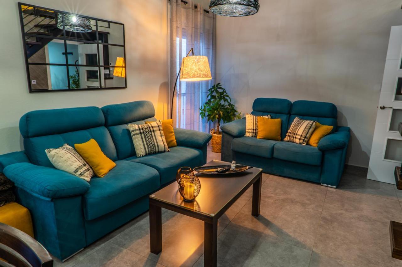 Apartamentos Turisticos El Altozano Fuentes De Leon Екстер'єр фото