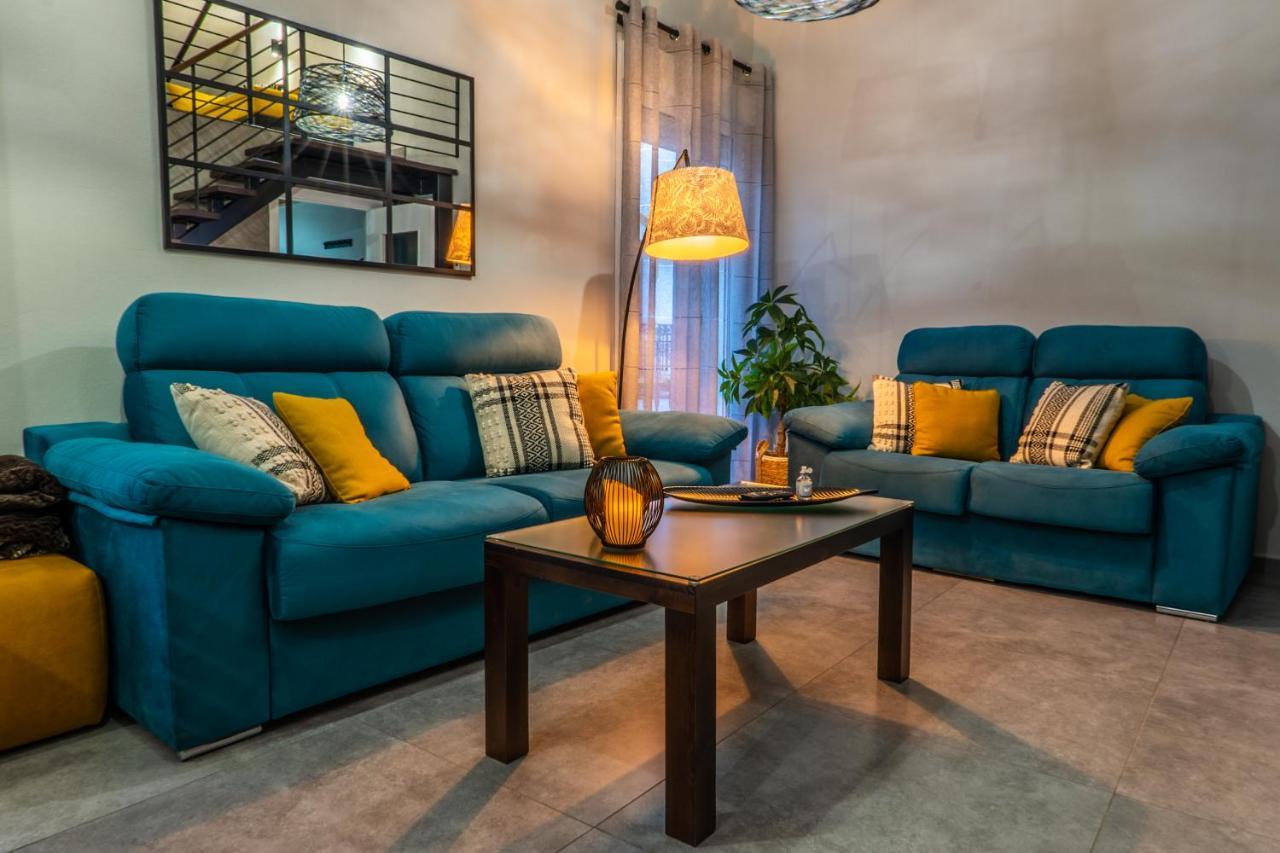 Apartamentos Turisticos El Altozano Fuentes De Leon Екстер'єр фото
