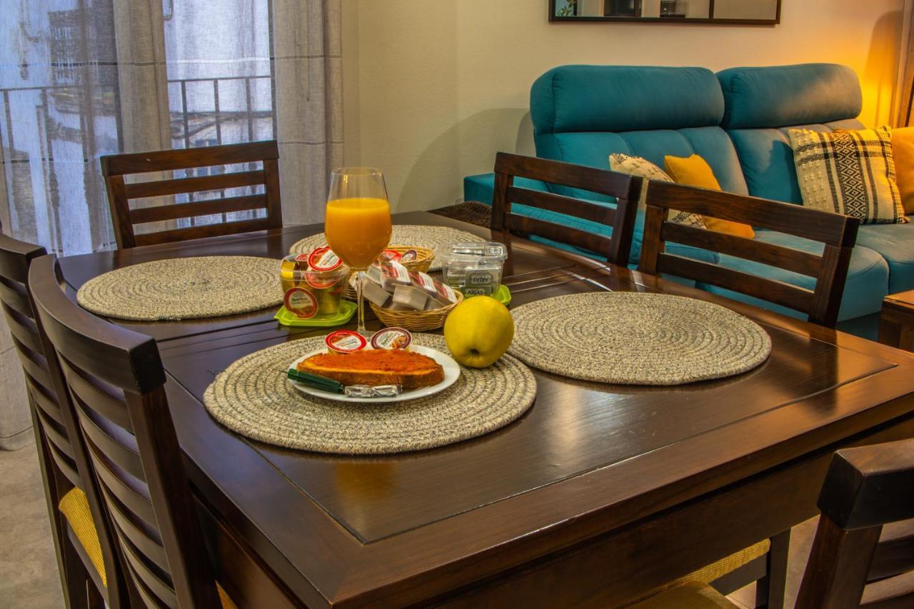 Apartamentos Turisticos El Altozano Fuentes De Leon Екстер'єр фото