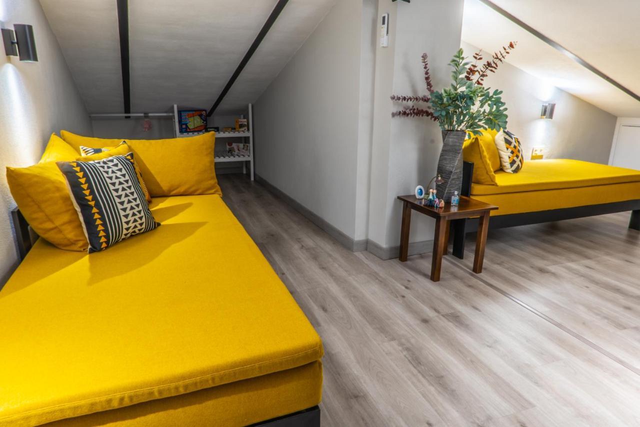 Apartamentos Turisticos El Altozano Fuentes De Leon Екстер'єр фото