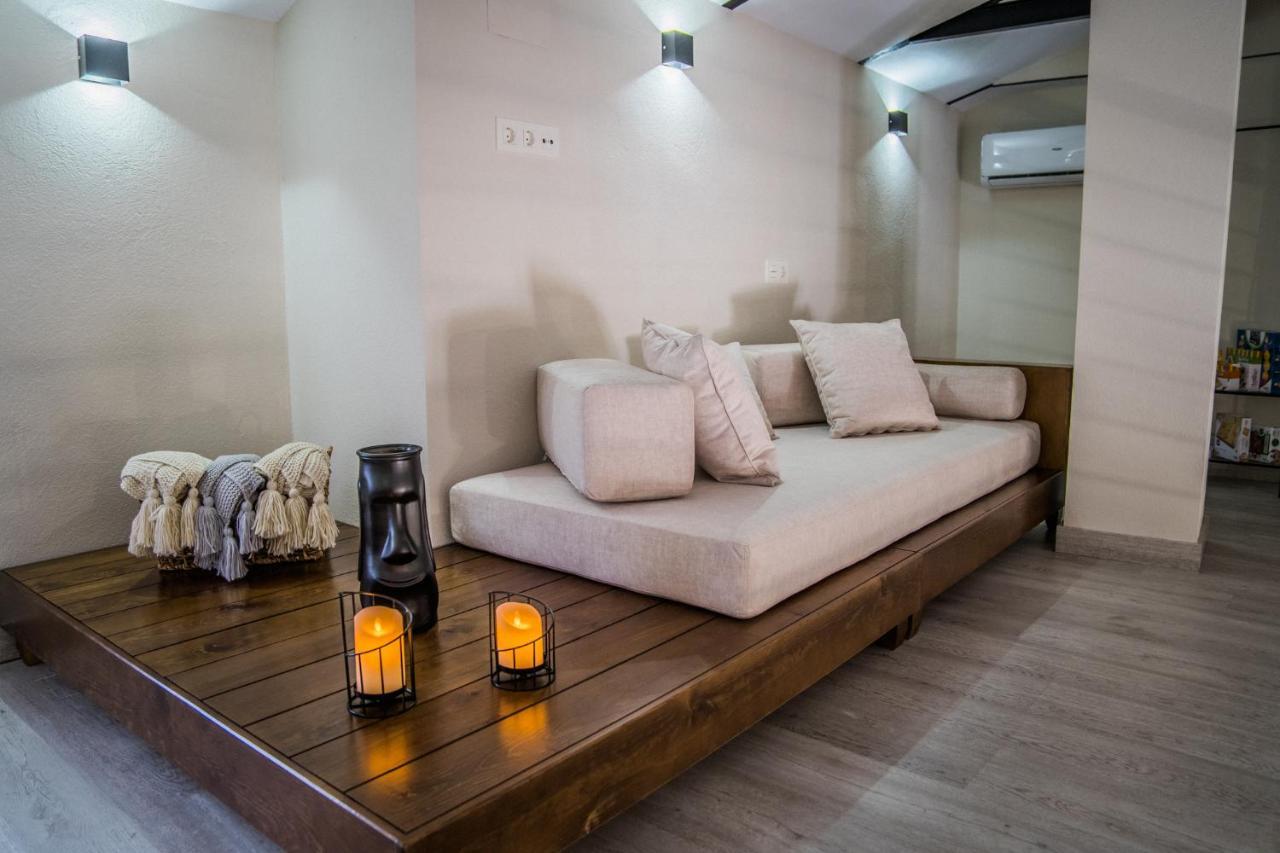 Apartamentos Turisticos El Altozano Fuentes De Leon Екстер'єр фото