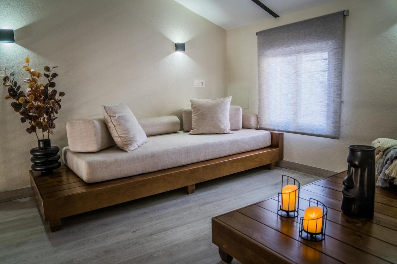 Apartamentos Turisticos El Altozano Fuentes De Leon Екстер'єр фото
