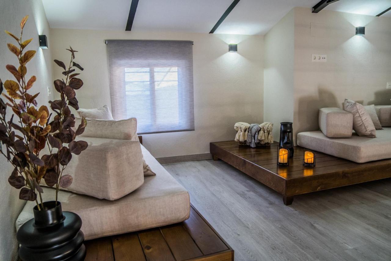 Apartamentos Turisticos El Altozano Fuentes De Leon Екстер'єр фото