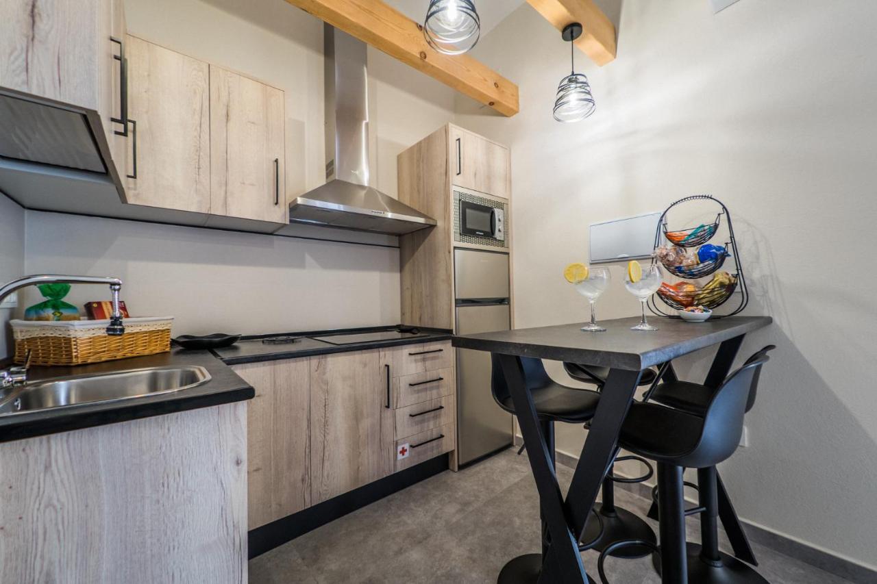 Apartamentos Turisticos El Altozano Fuentes De Leon Екстер'єр фото